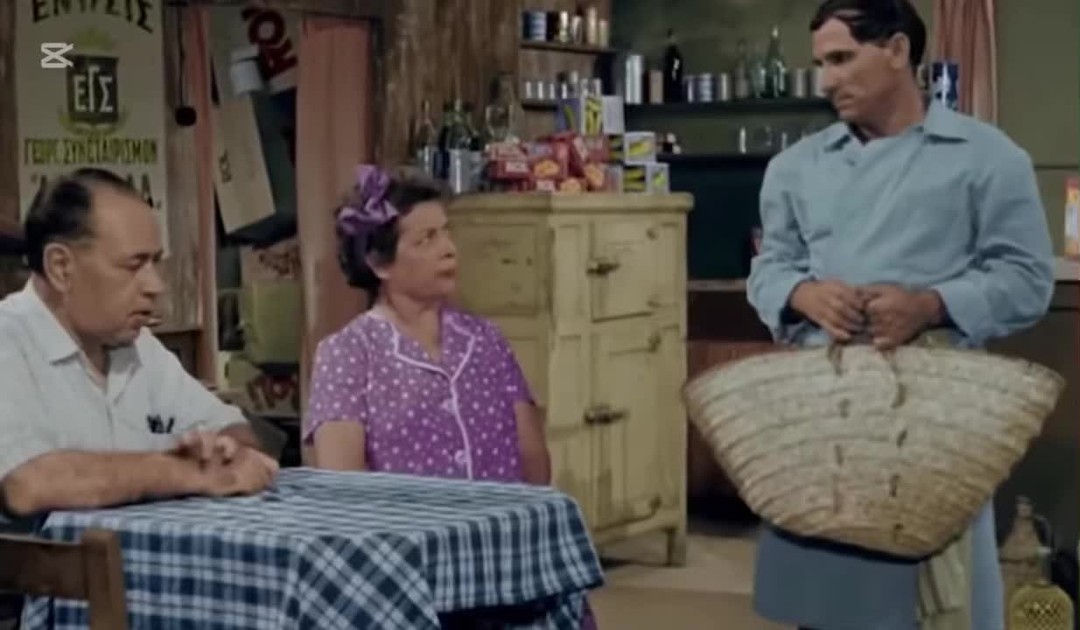 Voice actors… τους δίνεις ένα μικρόφωνο και λίγο σενάριο και ξεκινάει ελληνική ταινία! 
#Audioart #radiospot #ραδιοφωνικόσποτ #Finosfilms #ζήκος #μπακαλόγατος